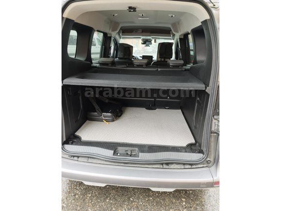 Sahibinden Renault Kangoo Multix 1.5 BluedCi Iconic 2025 Model