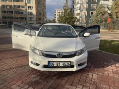Sahibinden Uygun Fiyatlı Honda Civic 1.6 Premium 2013 Model  234.000 km Beyaz
