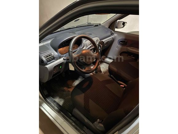Sahibinden Renault Clio 1.4 RNA 2000 Model 