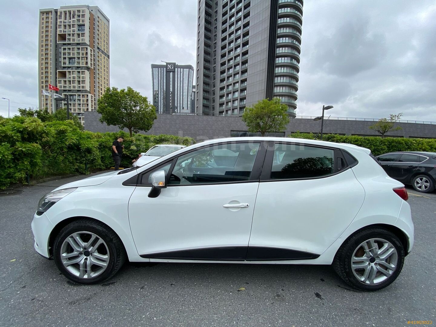 Galeriden Renault Clio 1.5 dCi Joy 2017 Model İstanbul 187.293 km Beyaz 3