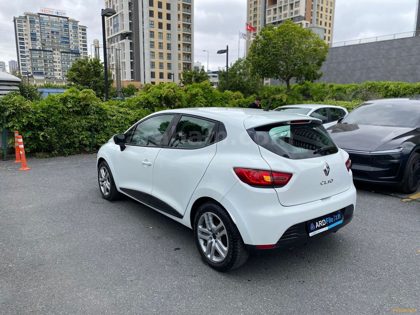 Galeriden Renault Clio 1.5 dCi Joy 2017 Model İstanbul 187.293 km Beyaz 4