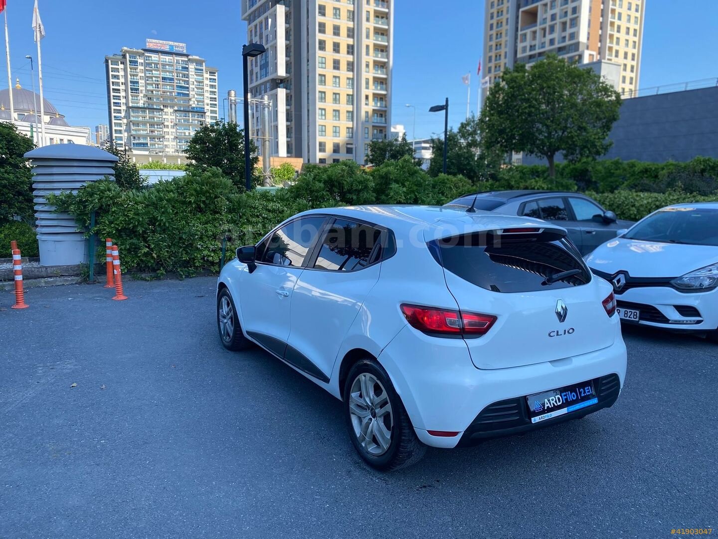 Galeriden Renault Clio 1.5 dCi Joy 2019 Model İstanbul 202.579 km Beyaz 3