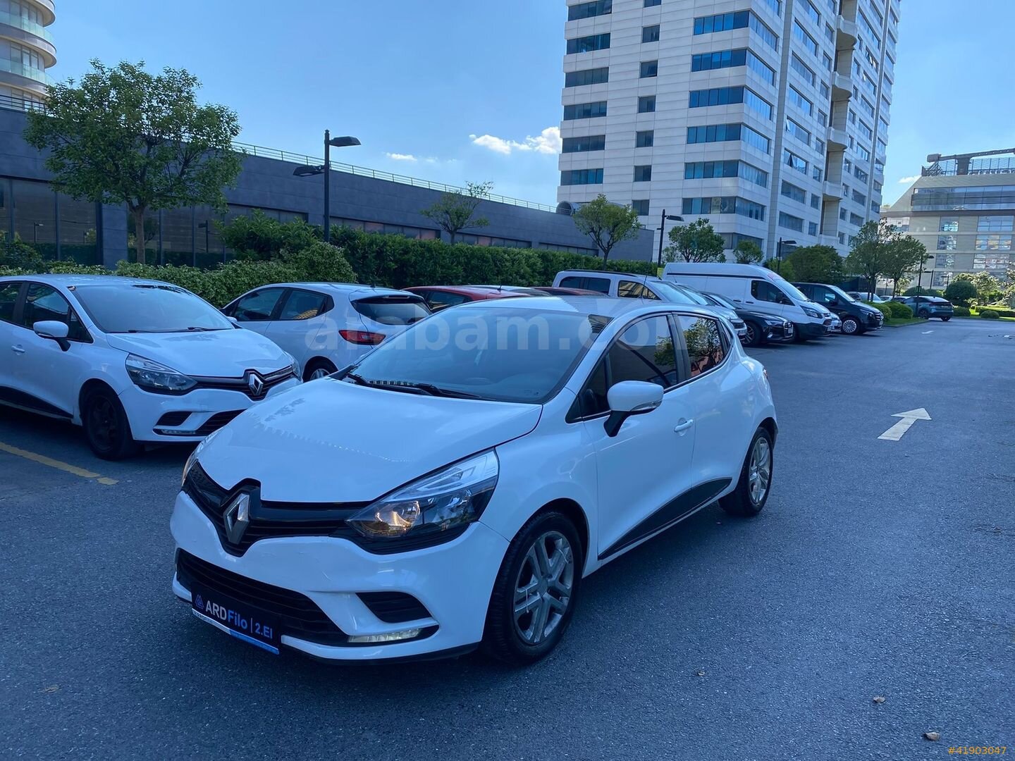 Galeriden Renault Clio 1.5 dCi Joy 2019 Model İstanbul 202.579 km Beyaz 2