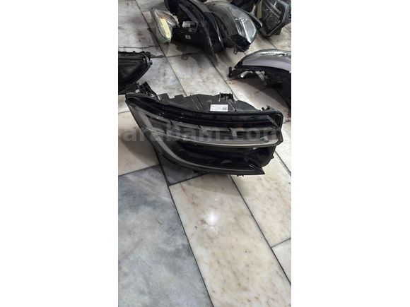 Renault master 2022 -23 sağ far 