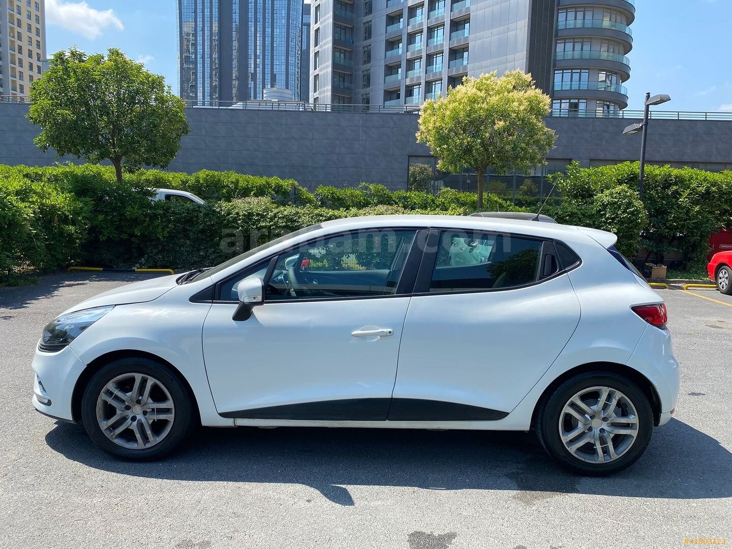 Galeriden Renault Clio 1.5 dCi Joy 2018 Model İstanbul 194.896 km Beyaz 3