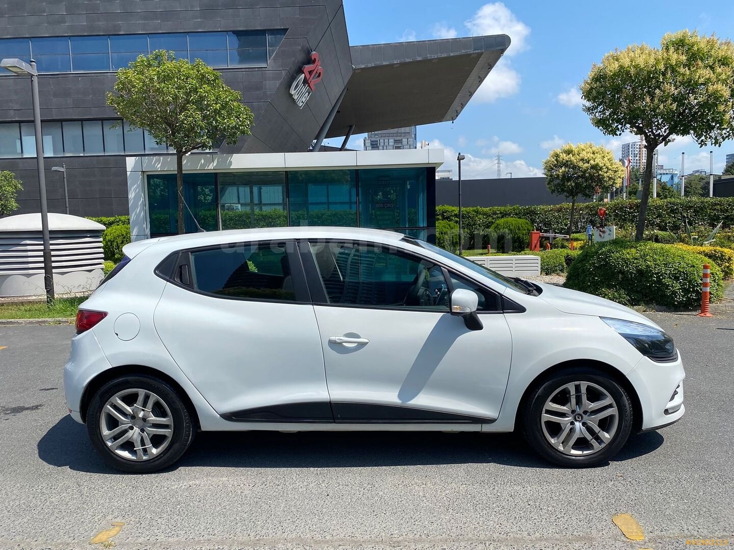 Galeriden Renault Clio 1.5 dCi Joy 2018 Model İstanbul 194.896 km Beyaz 7