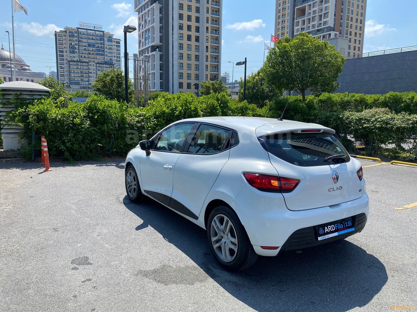 Galeriden Renault Clio 1.5 dCi Joy 2018 Model İstanbul 194.896 km Beyaz 4