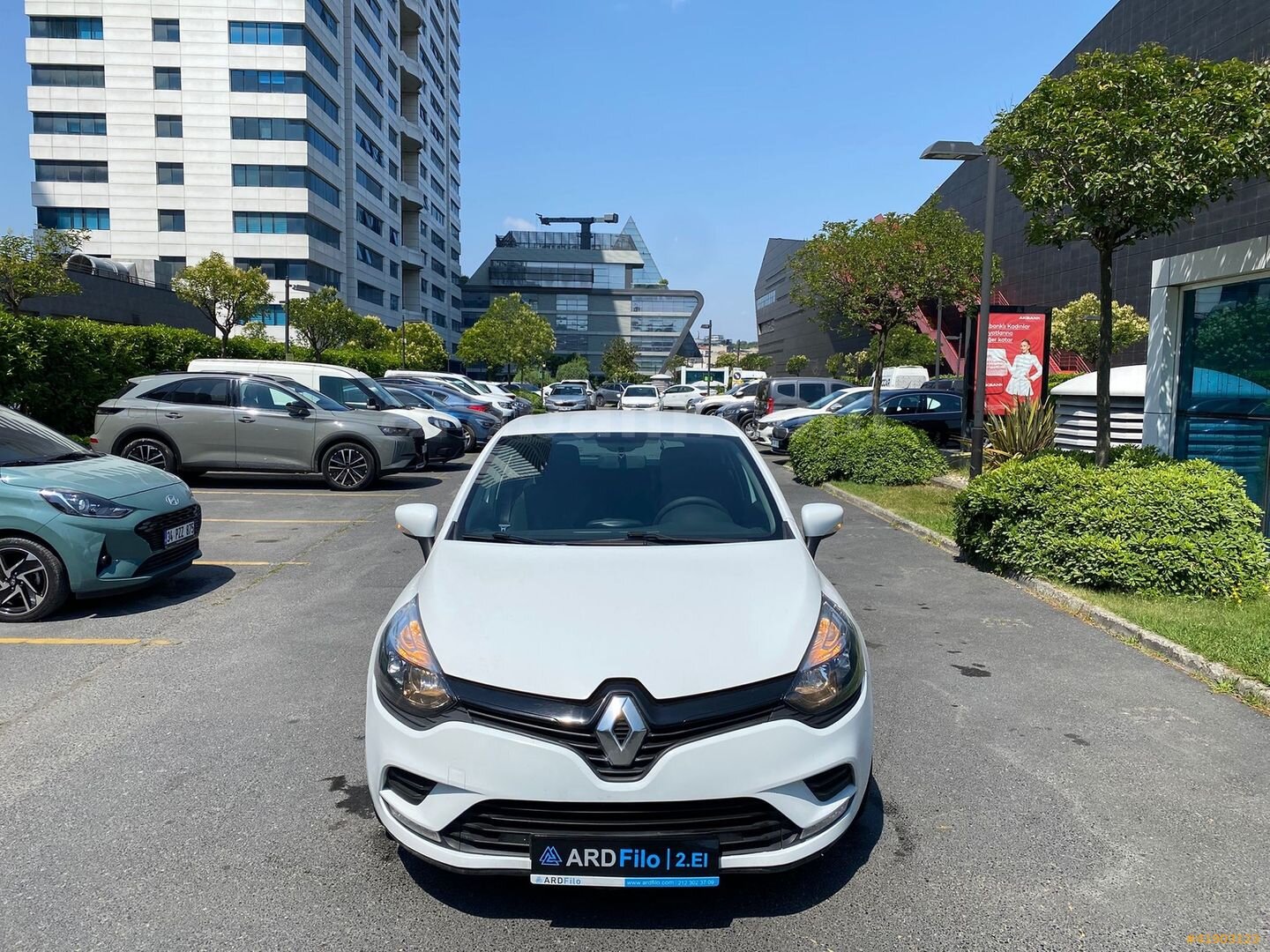 Galeriden Renault Clio 1.5 dCi Joy 2018 Model İstanbul 194.896 km Beyaz 1