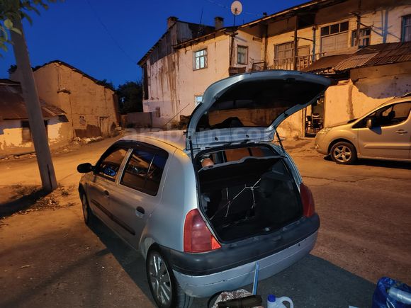 Sahibinden Renault Clio 1.4 RTA 2001 Model