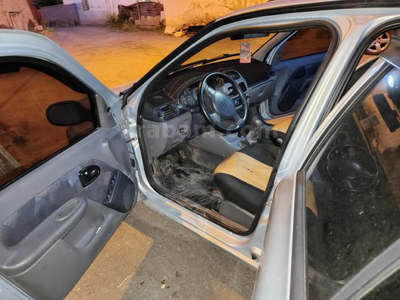 Sahibinden Renault Clio 1.4 RTA 2001 Model