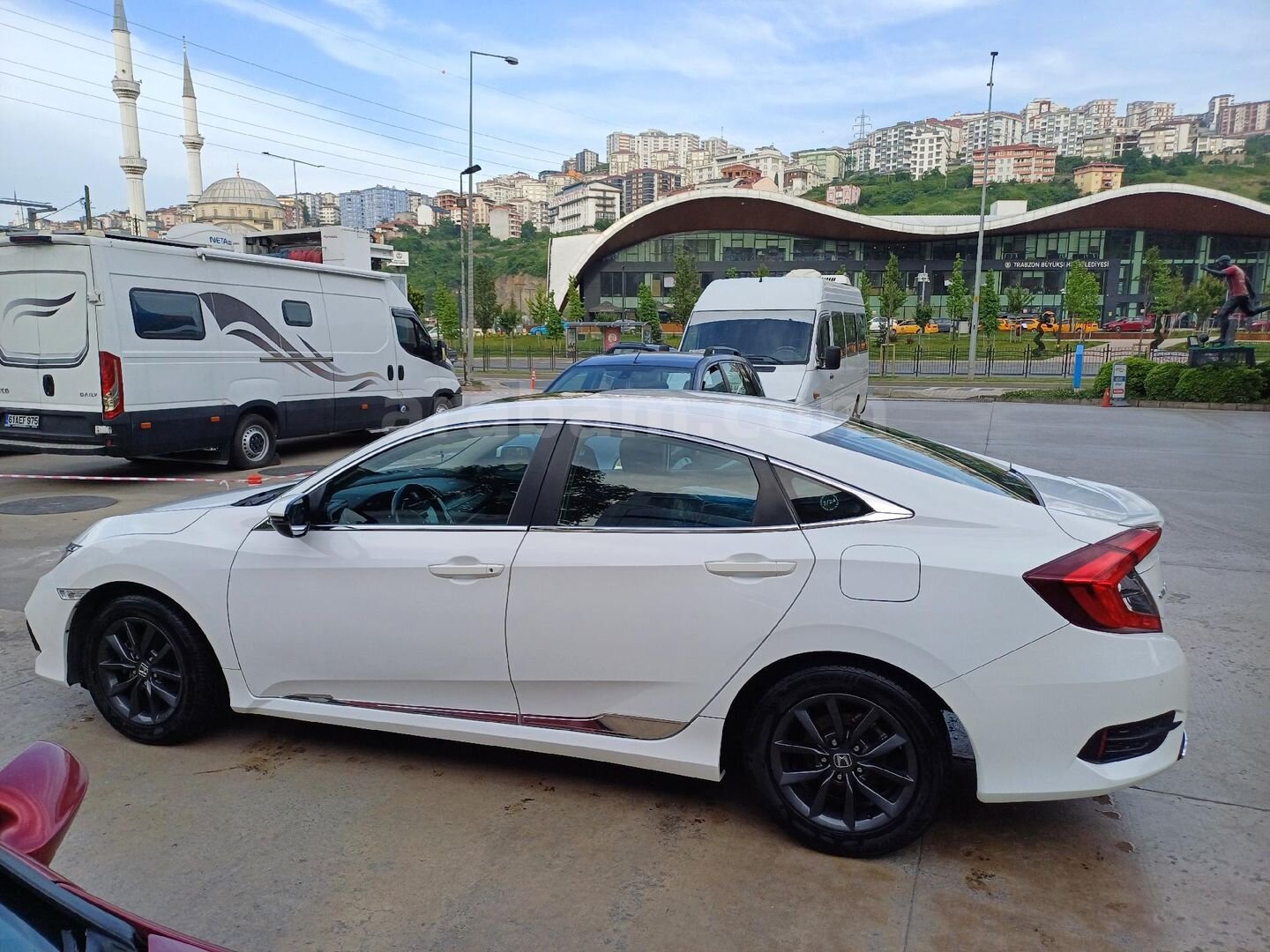 Sahibinden Honda Civic 1.6i VTEC Elegance 2019 Model Trabzon 76.700 km Beyaz 5