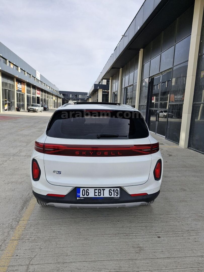 Sahibinden Skywell ET5 Legend 2023 Model Ankara 56.000 km Beyaz 6