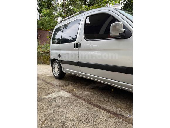 Sahibinden Peugeot Partner 1.9 D 2004 Model 