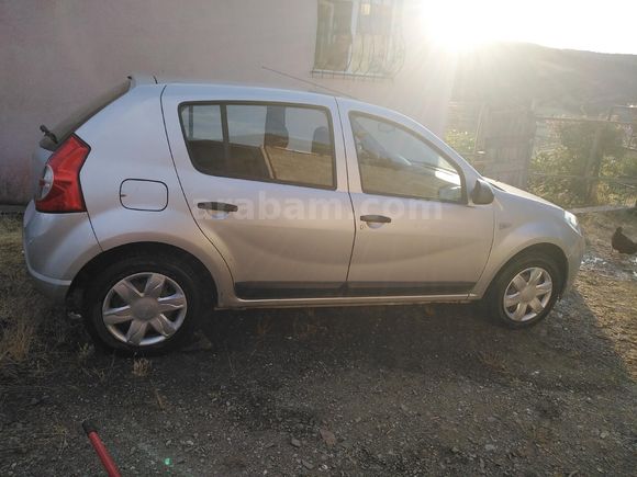 Sahibinden Dacia Sandero 1.2 Ambiance 2011 Model