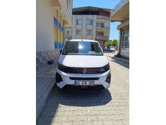 Sahibinden Peugeot Rifter 1.5 BlueHDI Allure 2024 Model