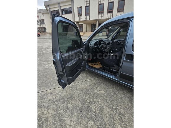 Galeriden Citroen Berlingo 1.9 D 2006 Model Rize