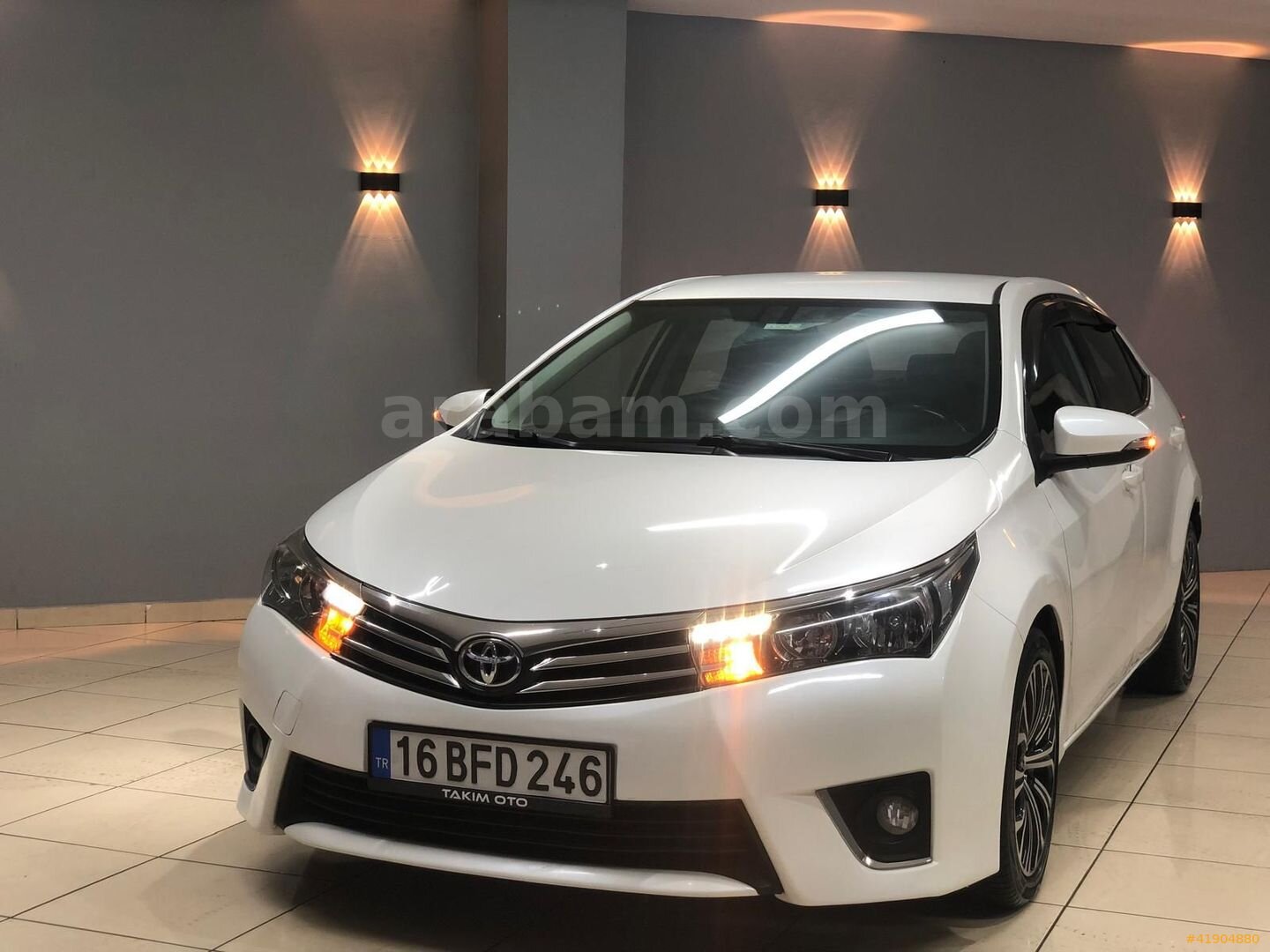 Galeriden Toyota Corolla 1.4 D-4D Touch 2015 Model Bursa 243.000 km Beyaz 1