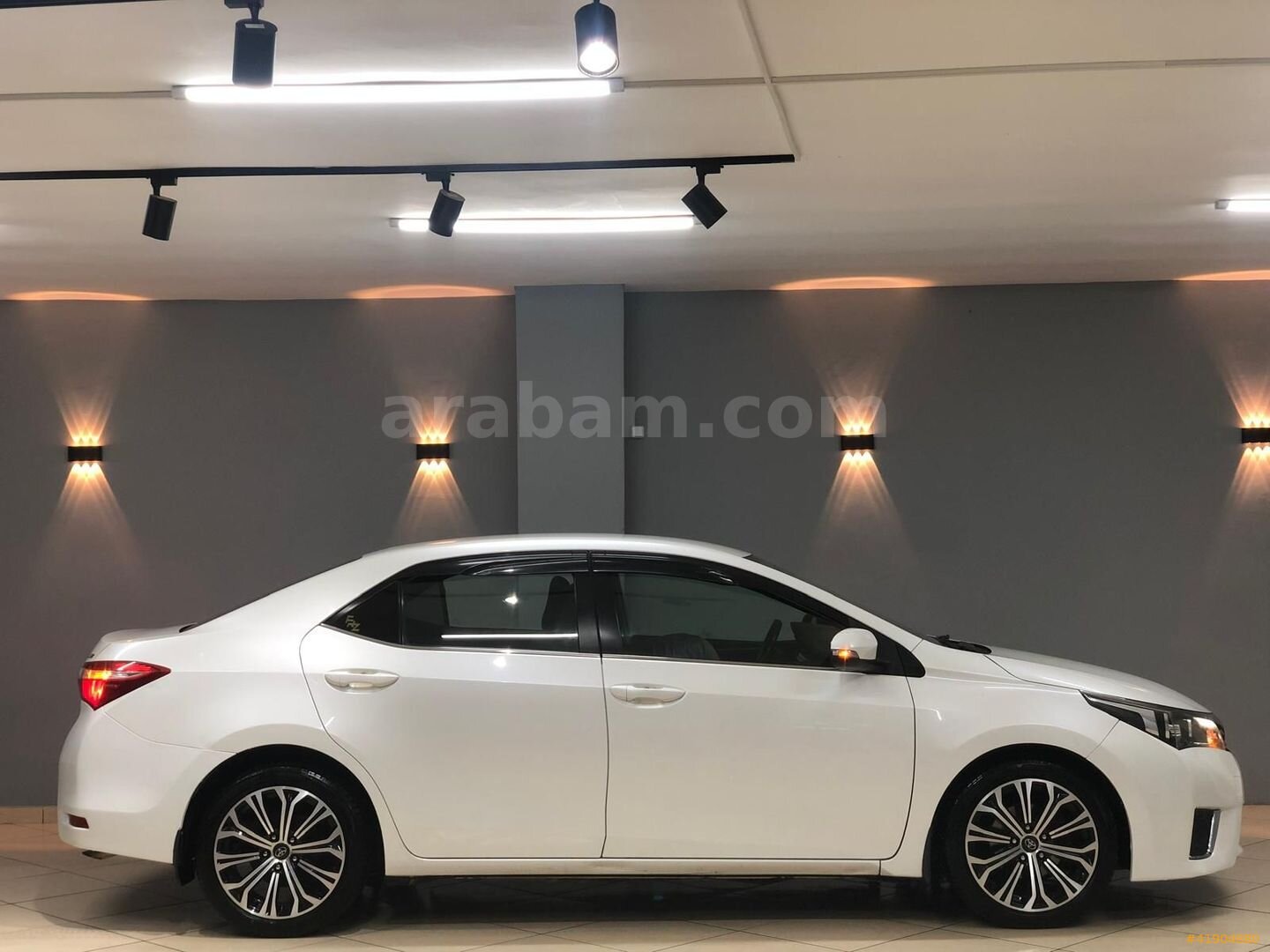 Galeriden Toyota Corolla 1.4 D-4D Touch 2015 Model Bursa 243.000 km Beyaz 3