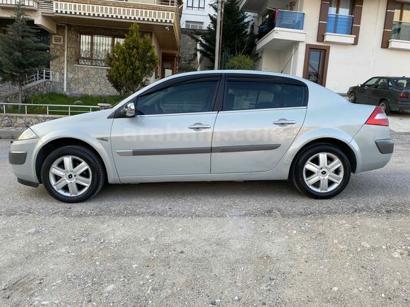 Sahibinden Renault Megane 1.6 Dynamique 2004 Model  269.000 km Gri
