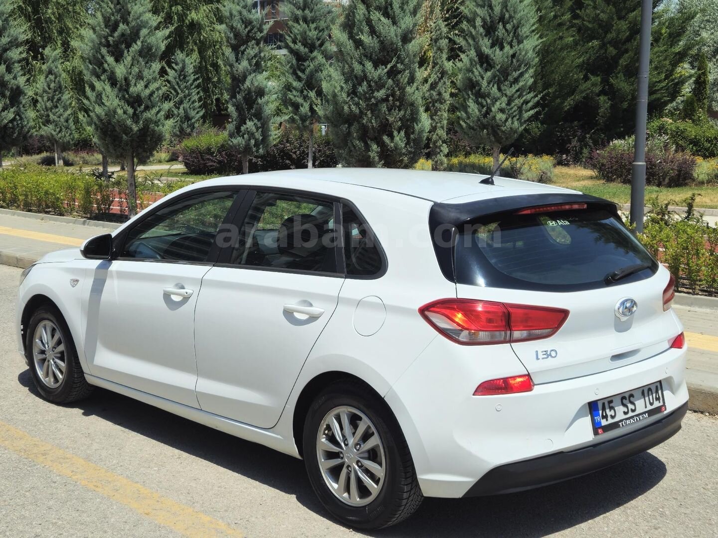 Galeriden Hyundai i30 1.4 MPi Style 2017 Model Ankara 218.000 km Beyaz 3
