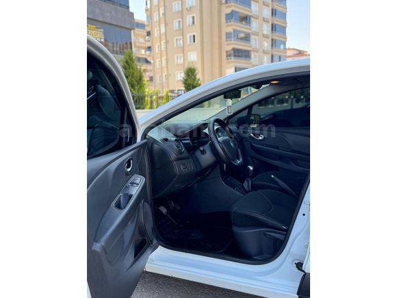 OZAN AUTO'DAN 2018 ÇIKIŞLI EMSALSİZ TEMİZLİKTE CLİO 4