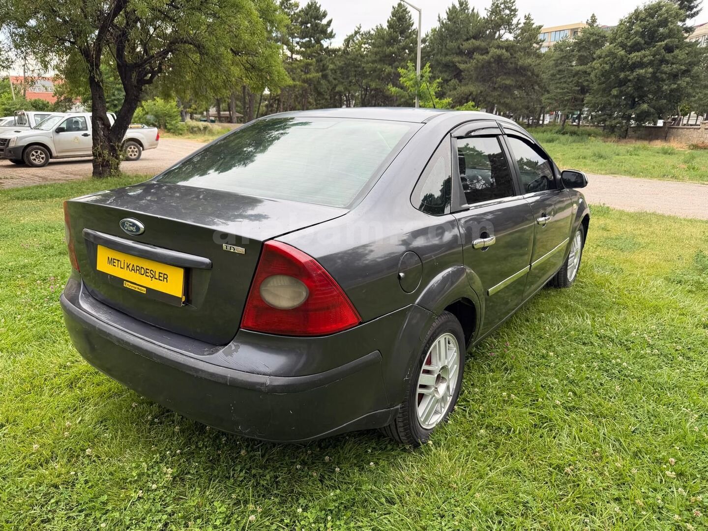 Galeriden Ford Focus 1.6 TDCi Ghia 2005 Model Konya 342.000 km Füme 7
