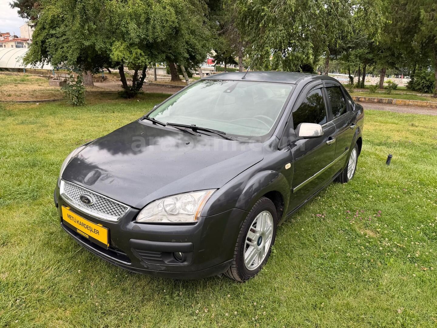 Galeriden Ford Focus 1.6 TDCi Ghia 2005 Model Konya 342.000 km Füme 2