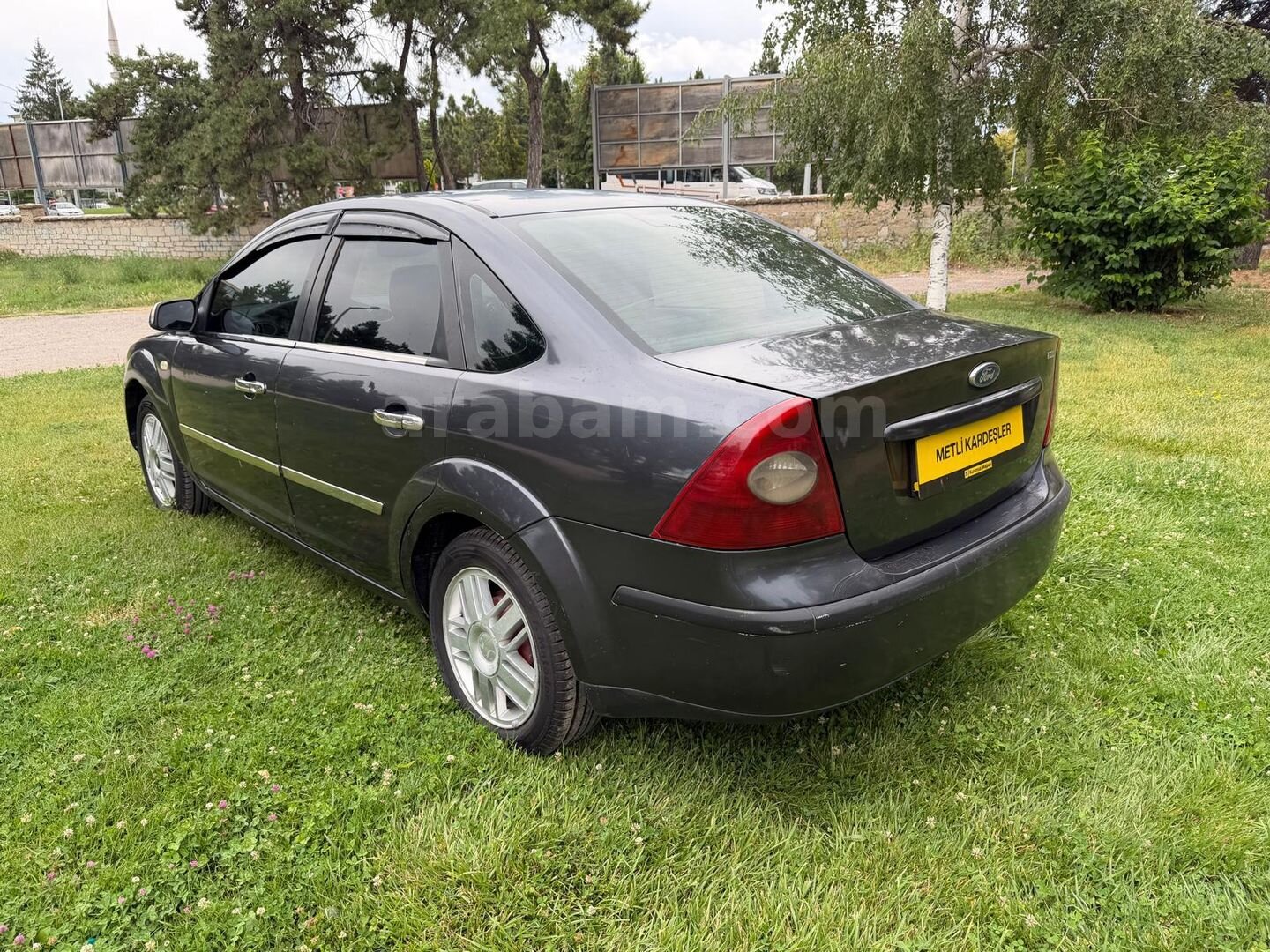 Galeriden Ford Focus 1.6 TDCi Ghia 2005 Model Konya 342.000 km Füme 3