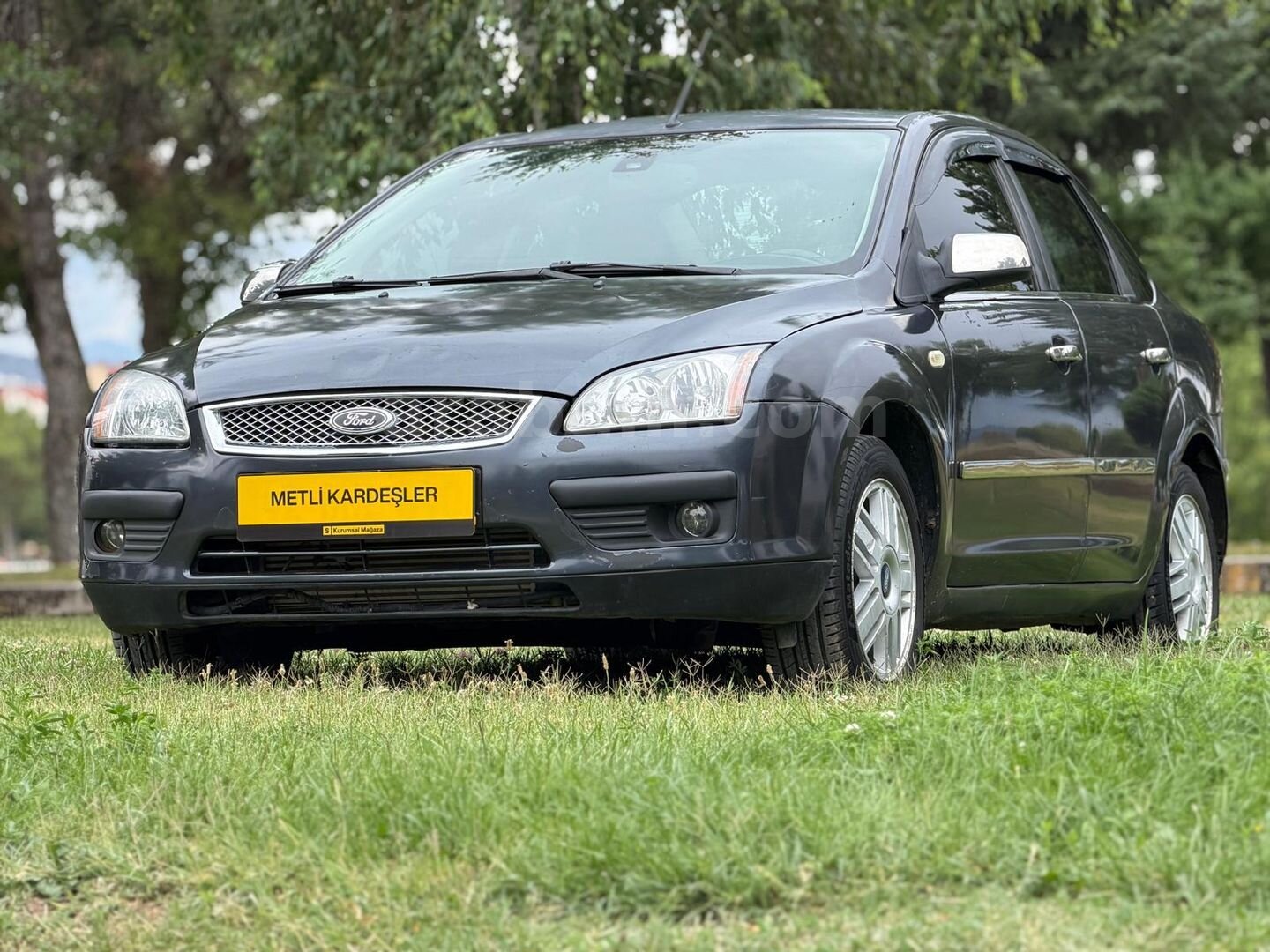 Galeriden Ford Focus 1.6 TDCi Ghia 2005 Model Konya 342.000 km Füme 1