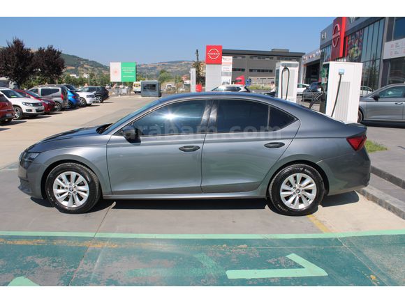 Skoda Octavia 1.5 MHEV ELİTE 