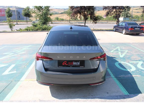 Skoda Octavia 1.5 MHEV ELİTE 