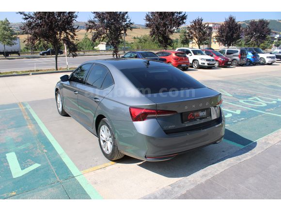 Skoda Octavia 1.5 MHEV ELİTE 
