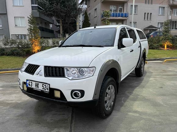 Sahibinden Mitsubishi Outlander 2.4 Intense 2011 Model 