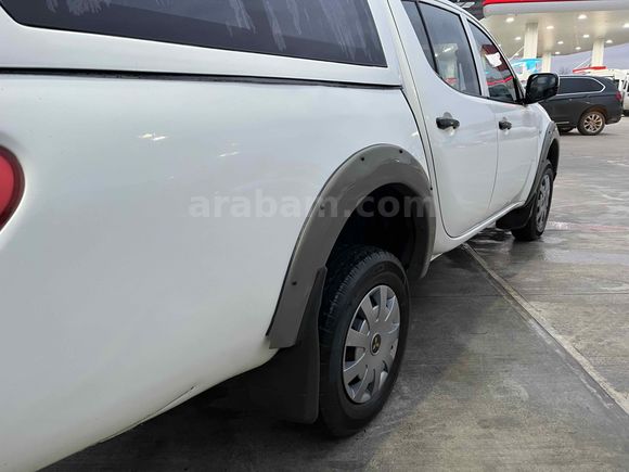 Sahibinden Mitsubishi Outlander 2.4 Intense 2011 Model 