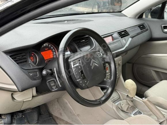 Sahibinden Citroen C5 1.6 e-HDi Confort 2012 Model