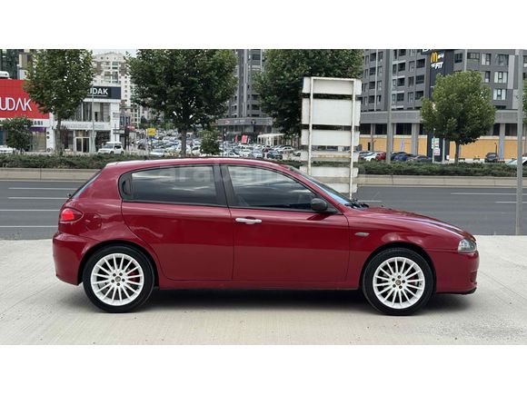 Sahibinden Alfa Romeo 147 1.6 TS Distinctive 2007 Model 