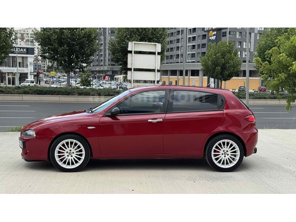 Sahibinden Alfa Romeo 147 1.6 TS Distinctive 2007 Model 