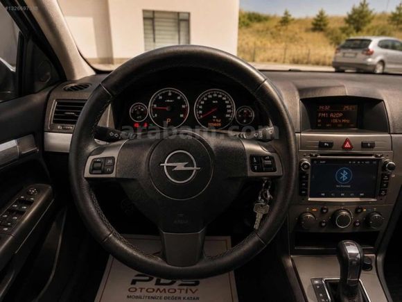 PDSOTOMOTİV 2006 MODEL 1.9 CDTi OTOMATİK