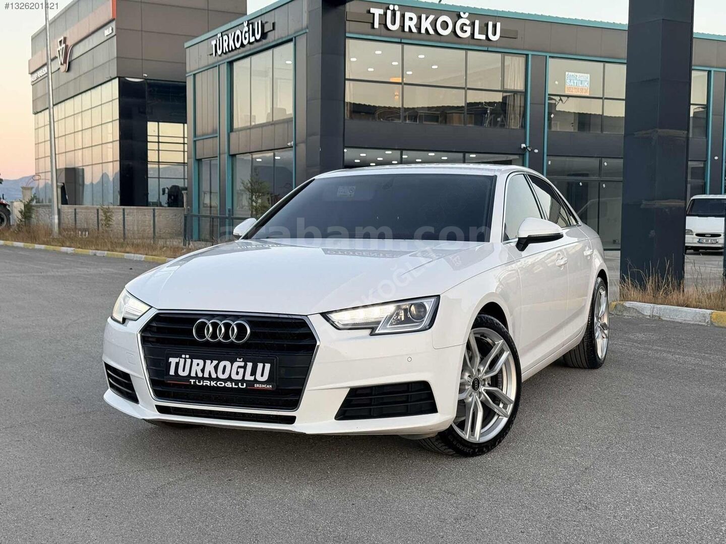 Galeriden Audi A4 Sedan 1.4 TFSI Dynamic 2016 Model Erzincan 153.000 km Beyaz 4