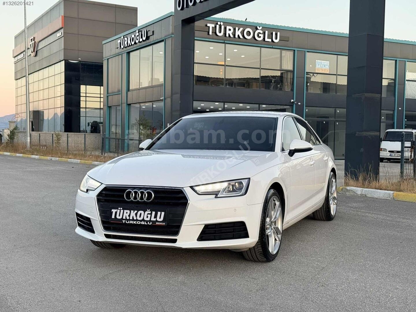 Galeriden Audi A4 Sedan 1.4 TFSI Dynamic 2016 Model Erzincan 153.000 km Beyaz 3