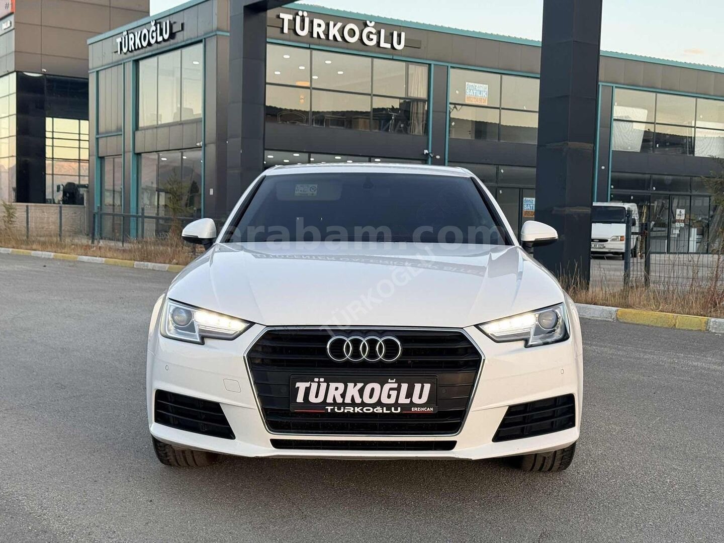 Galeriden Audi A4 Sedan 1.4 TFSI Dynamic 2016 Model Erzincan 153.000 km Beyaz 2