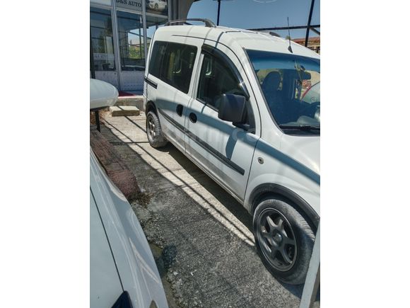 Galeriden Opel Combo 1.3 CDTI Comfort 2006 Model Burdur