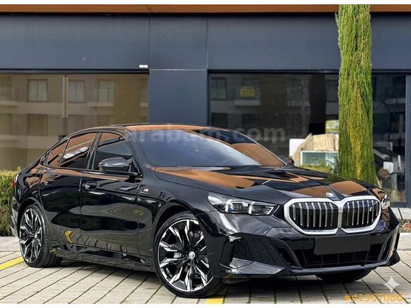 2024 İ5 eDrive40 M SPORT İÇİ KIRMIZI HEAD UP-LED PANJUR-B&W-ESİM