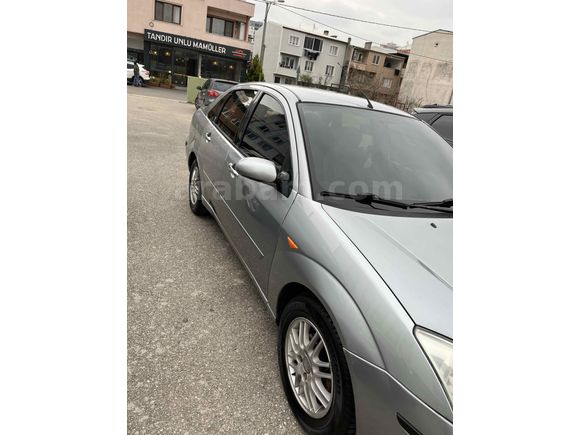 Sahibinden Ford Focus 1.6 Ghia 2004 Model 