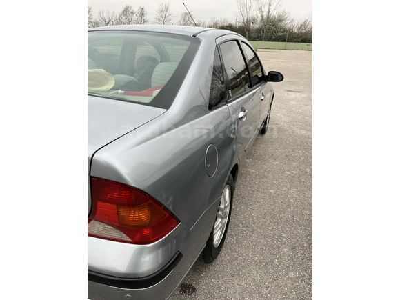 Sahibinden Ford Focus 1.6 Ghia 2004 Model 