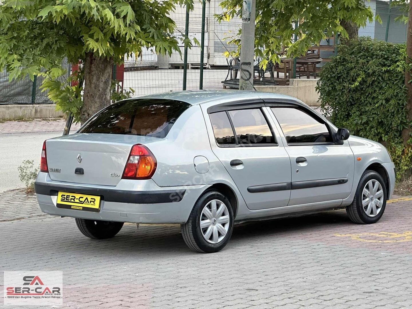 Galeriden Renault Clio 1.4 Authentique 2004 Model Konya 170.000 km Gri 4