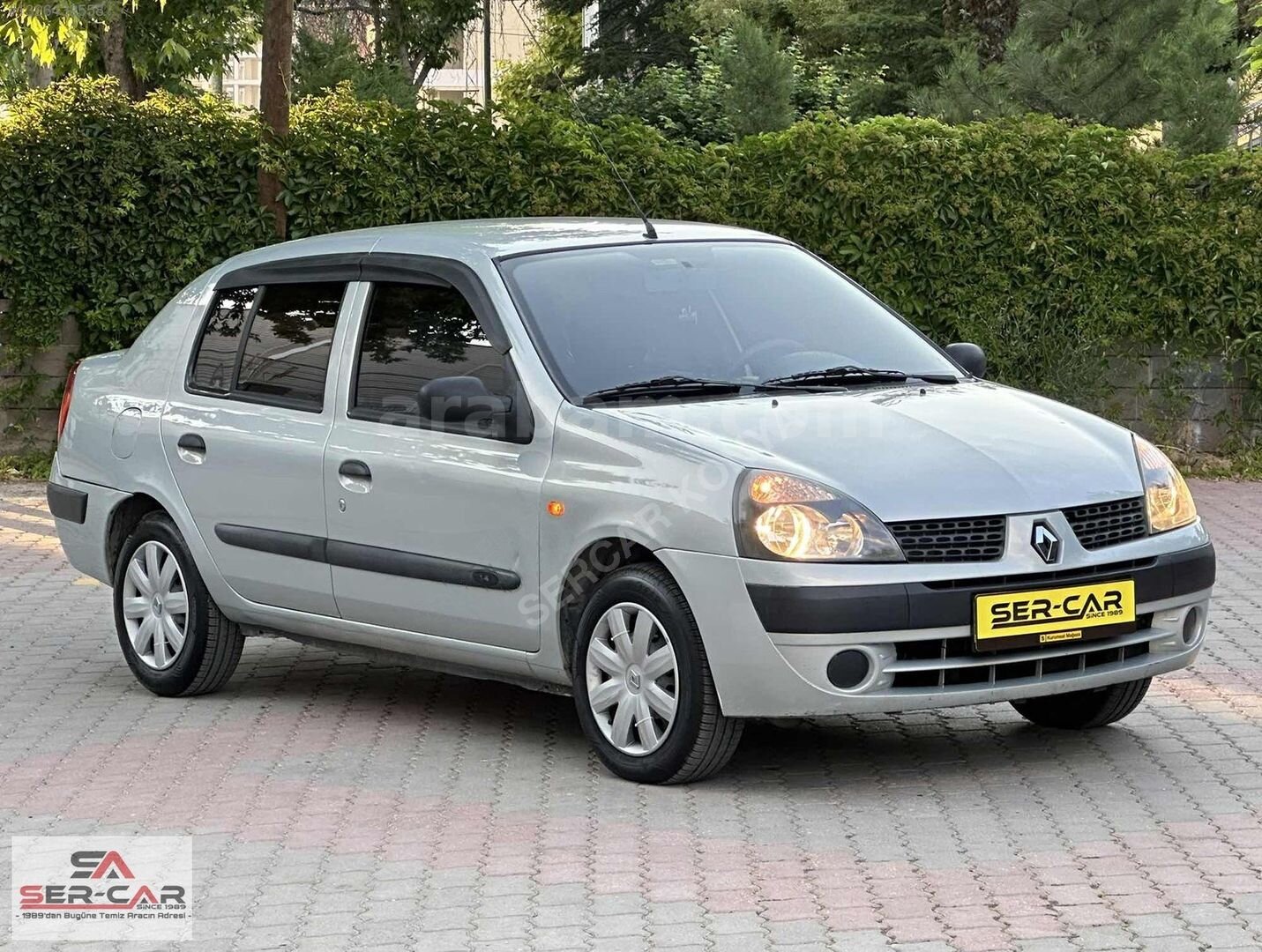 Galeriden Renault Clio 1.4 Authentique 2004 Model Konya 170.000 km Gri 2
