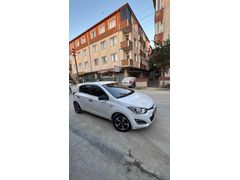 Sahibinden Hyundai i20 1.4 CRDi Jump 2013 Model  185.000 km Beyaz