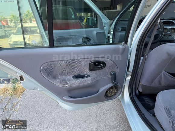 UÇAR'DAN..2001 RENAULT CLİO 1.4 16v OTOMATİK 130.000 KM DE....