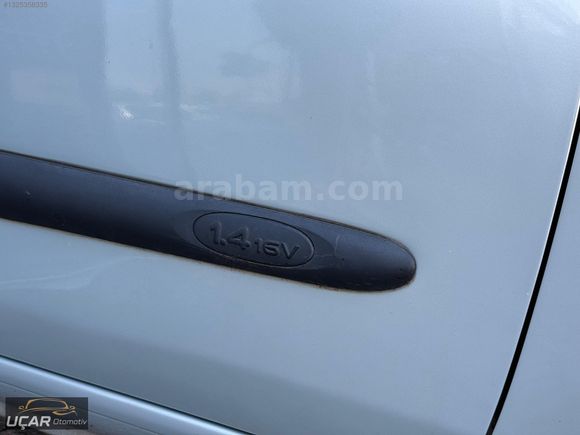 UÇAR'DAN..2001 RENAULT CLİO 1.4 16v OTOMATİK 130.000 KM DE....